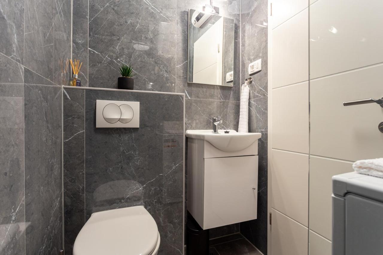 Botan Apartment Split Eksteriør billede